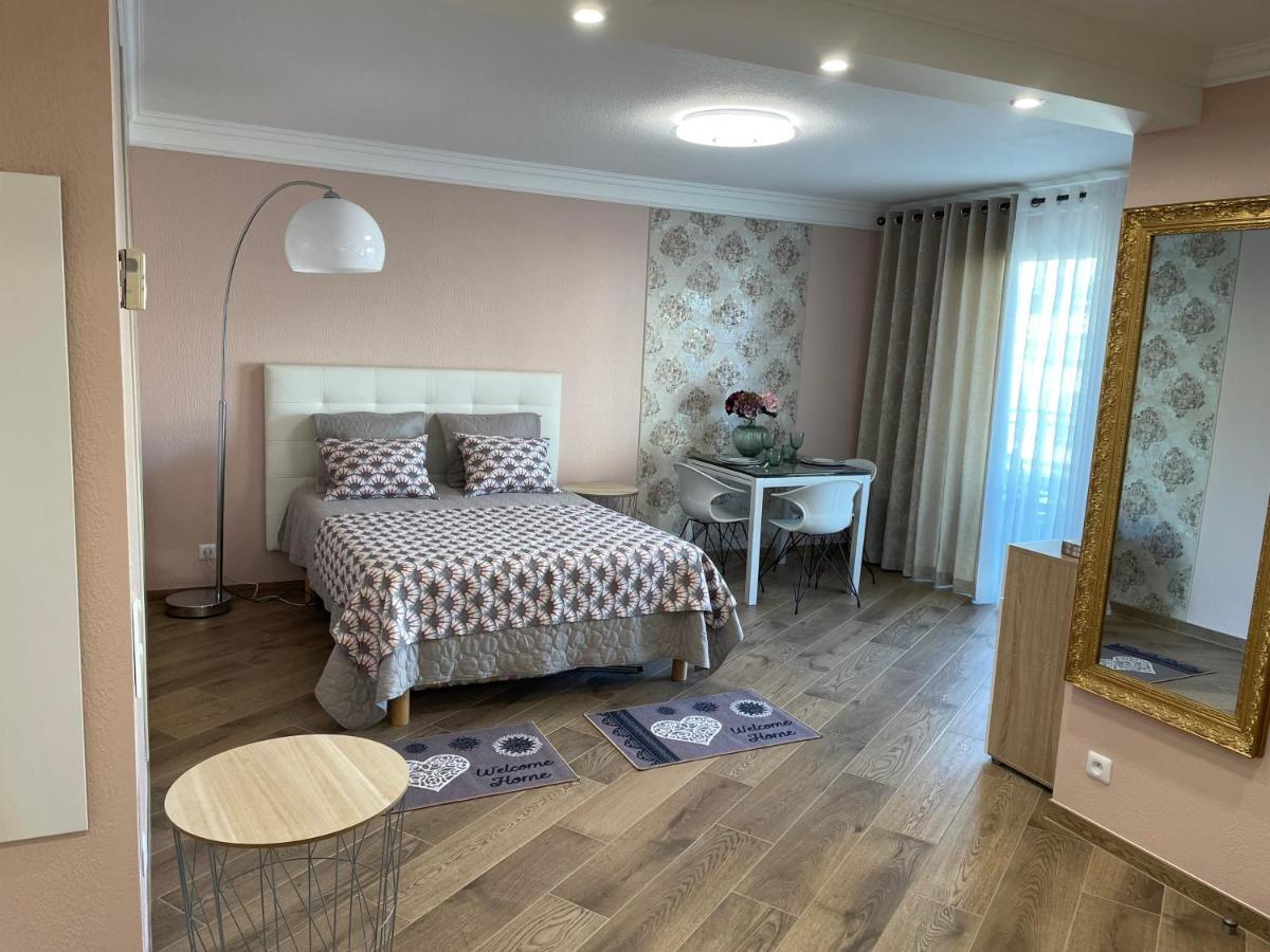 Apartment With Swimming Pool 80 Meters Near The Nizza