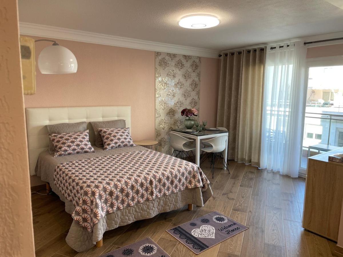 Apartment With Swimming Pool 80 Meters Near The Nizza
